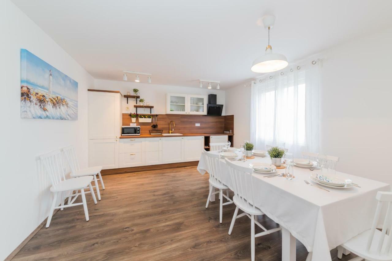 Apartmani Zara Затон Екстер'єр фото