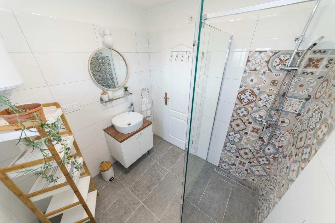 Apartmani Zara Затон Екстер'єр фото