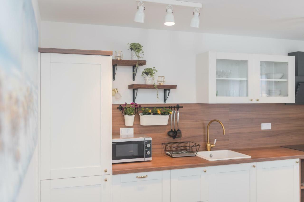 Apartmani Zara Затон Екстер'єр фото