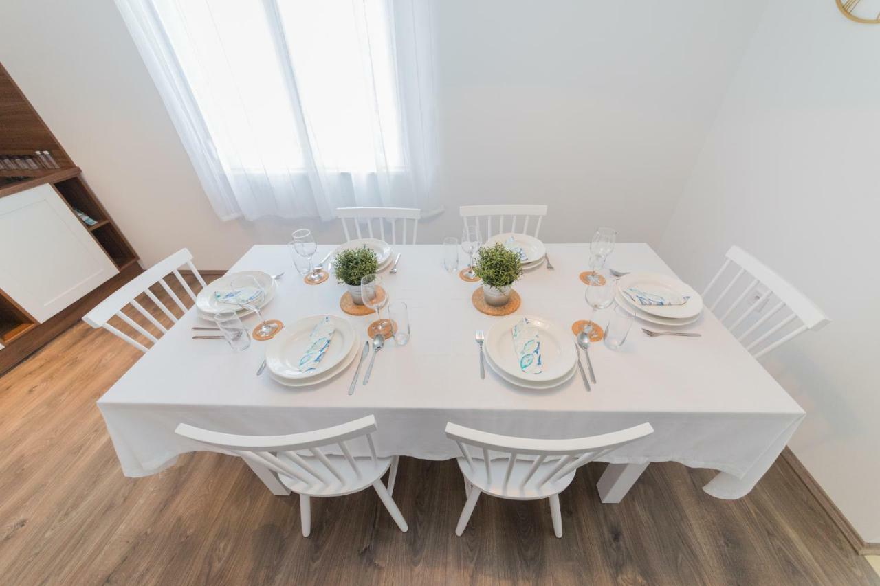 Apartmani Zara Затон Екстер'єр фото