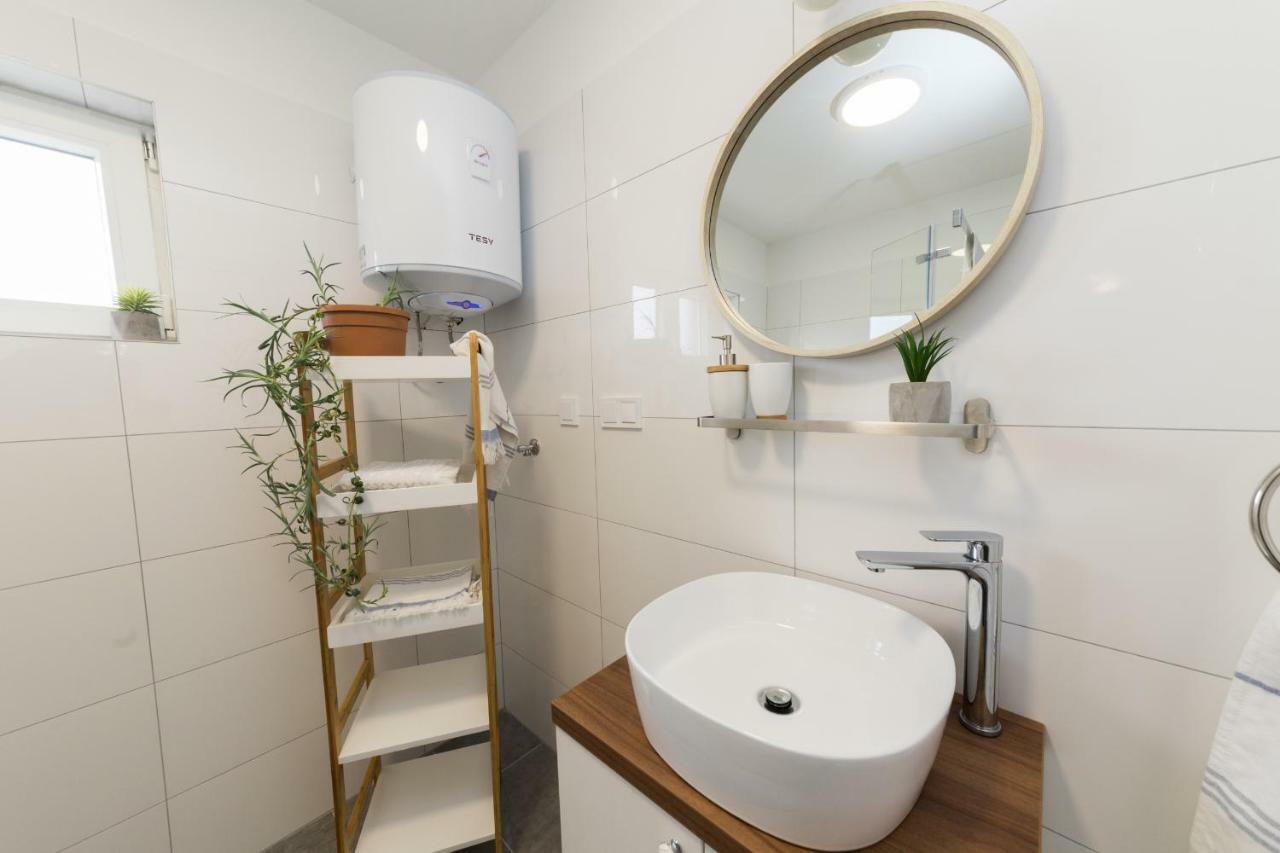 Apartmani Zara Затон Екстер'єр фото